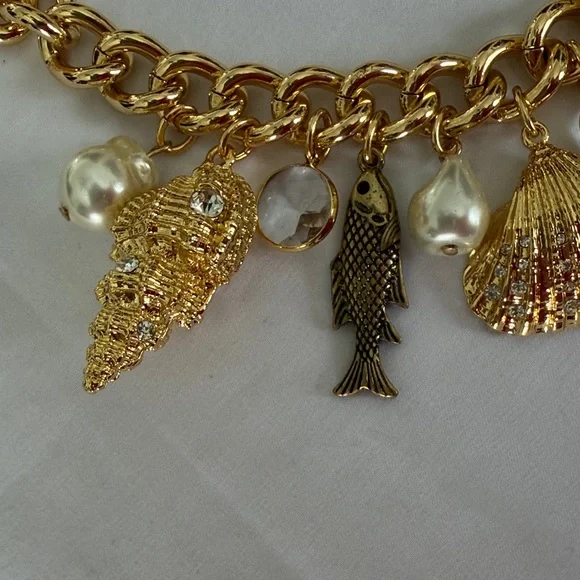 KURT GEIGER LONDON Eagle Shell Bib Necklace Gold Chunky 16" Pave Crystal NWT - Picture 8 of 12